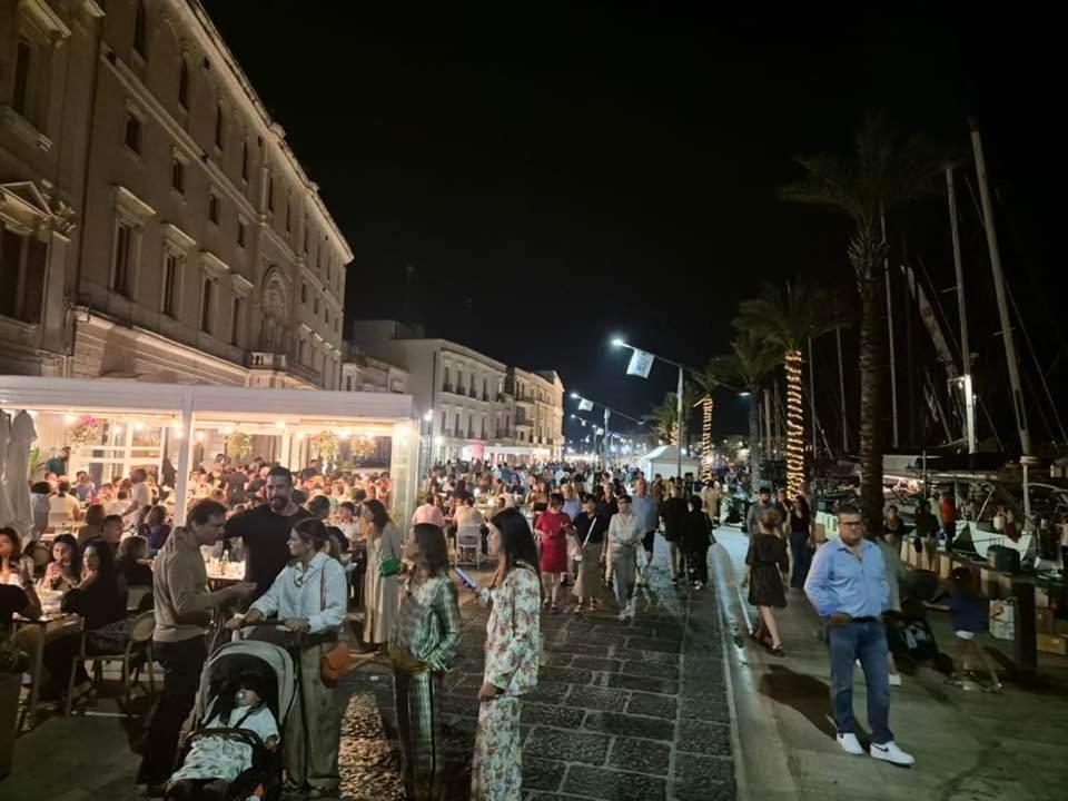 Centro Storico Mare Fuori Villa Brindisi Exteriör bild